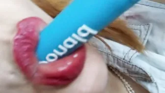 Masturbate snatch with selfie stick