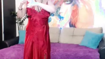 Cutie dance of a old cunt with mouth inside a red silk