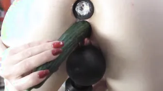 Tiffany bought a cucumber and inserted it in own cunt