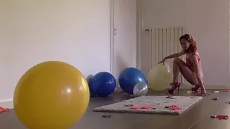 Looner popping the balloons Columbian style