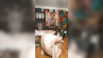 solo peeing on face