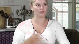 Natascha Fingered Her Leaking Cunt