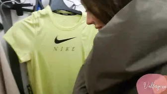 19 yo blown penis inside the fitting room