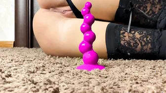 Любительница грязных игор со своим клитором