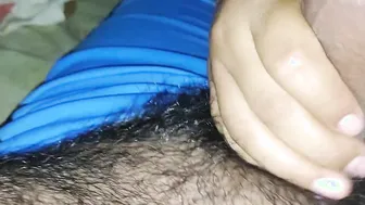 El enamorado de mi amiga me visita por la noche.