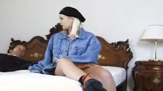Blonde mom hat geilen dreier und wird doppelt gefickt