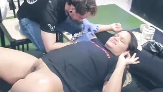 My fiance offers to Pervert Tattoo Artist showing her soak snatch. German Tattoo Artist - Gatopg2019