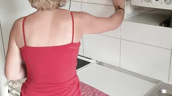 100% Amateur Over 45 Cougar Spreads Her Legs For Step Son Inside Kitchen