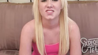Petite-Blondie