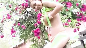 Serena 19 year old Good Body Fingers