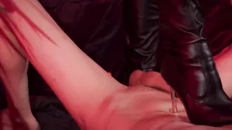Concubine of the Demon Queen. Female Domination - MollyRedWolf