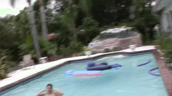 Slender Dipping Pissing And Twerking Into My Back Yard