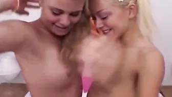 Teenie Lesbo Action
