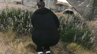 Monstrous Booty Milf Outdoor Wedgie Walk