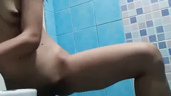 Slender Filipina teenie bimbos nude laundry