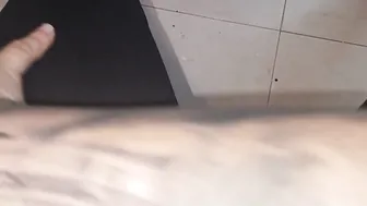 Colombiana caliente masturbándose en su trabajo
