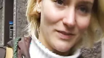Deutsches 18 Yo auf der Strasse angesprochen
