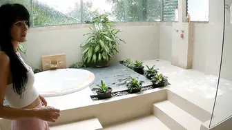 Bae Real Estate Agent Fucks and Squirts To Make a Deal - Cunt Eating and Pounding till Jizzed