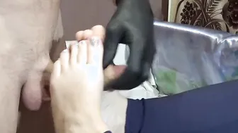ДРОЧКА НОГАМИ. ВАШ ЛЮБИМЫЙ FEET BONDAGE .CUM on the feet. Petite LEGS on the cock