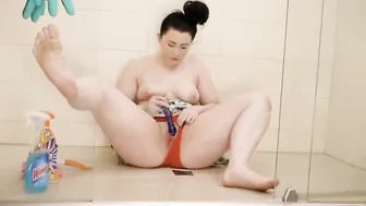 Girls Out West - Curvy Women fucks her snatch inside