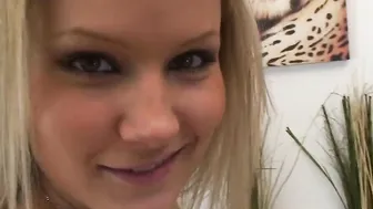 Blonde Hot with a juicy booty is a sucking off machine