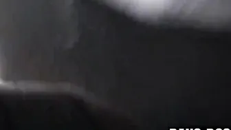 Julia wird into der Schule hart Anal gefickt und schluckt