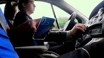 Married woman takes a hitchhiker .. He pulls out his penis without embarrassment and spits full of cum 