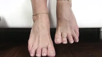 Bare Nude Feet