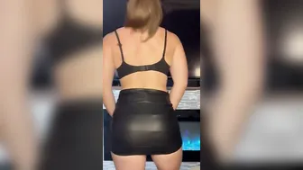 Pegging mom into leather ebony skirt feeds her cuck a huge fat dick up his butt