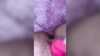 Milf enjoys dildo