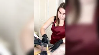 Waxing porn video – SugarNadya teaches a Russian cunt with mouth how to depilate