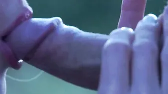 Whore offer me a fellatio inside nature