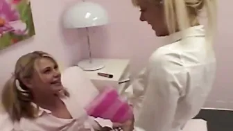Little Summer with Dyke Girl’s Twat