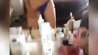 Culona bailando y masturbandose