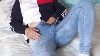 Stepson ejaculates on her stepmoms bushy vagina after watching her masturbate