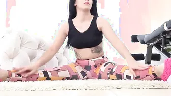 Sofi Li flexi stretching for first anal