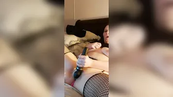 Pretty MILF ejaculates rough with 2 sex dildos