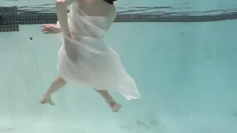 Underwater Naked Camgirl Kristy Jessica