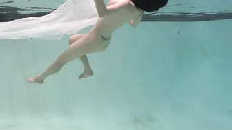 Underwater Naked Camgirl Kristy Jessica