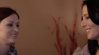 mom slips all her finger bang into her dyke friends dripping