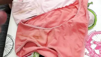 Corrida en bragas de mi vecina 37