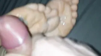 Nailed her vagina and cum on her foot