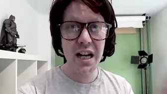 British skank sucking off nerds penis