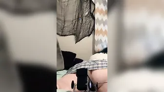 Gigantic ass MILF loves her screwed machine