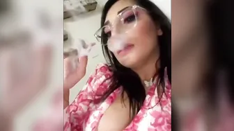 Facebook hookup huge butt hispanic mom