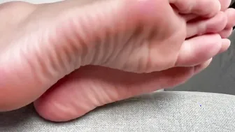 Midday Toes Tease (Sweaty Foot milf Toes Soles Barefoot)