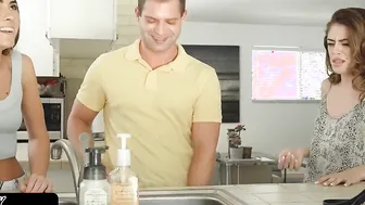 Family Rubs - Turned On Step Siblings Got Interrupted While Banging By Their Alluring Stepmom