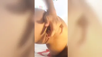 Honey Teenie finger sweet snatch