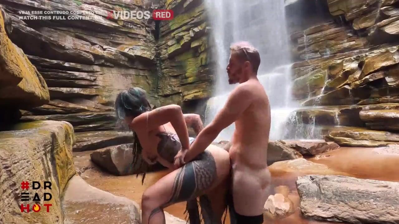 Fui pega no Flagra fudendo na Cachoeira! - Dread Bombshell 4kPorn.XXX