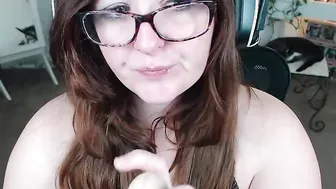 Sucking Off dick like a gorgeous bimbos